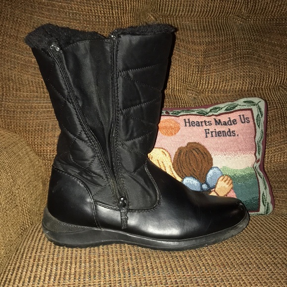 Quilted Totes Rain Boots - Picture 4 of 4